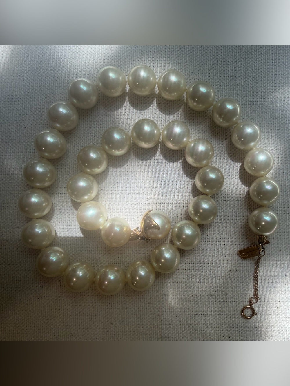 Vintage Majorica Pearl Necklace Signed White Pearls with Gold Closure